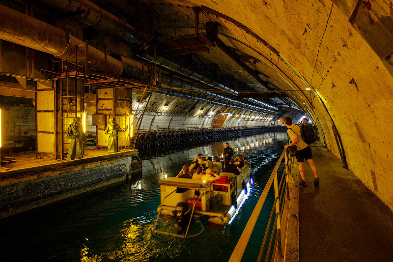 Музей подводных лодок. Джип тур "Рыбье гнездо" - Балаклава и мыс Фиолент | JeepTrip