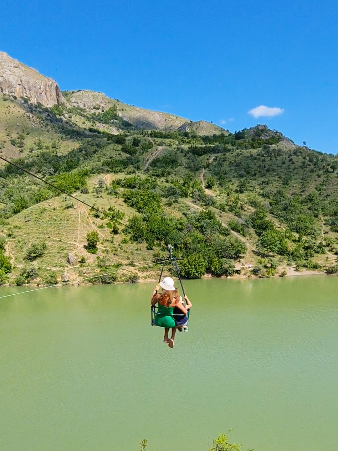 Озеро Панагия. Автопешеходная экскурсия на Арпатские водопады и озеро Панагия в Зеленогорье | JeepTrip
