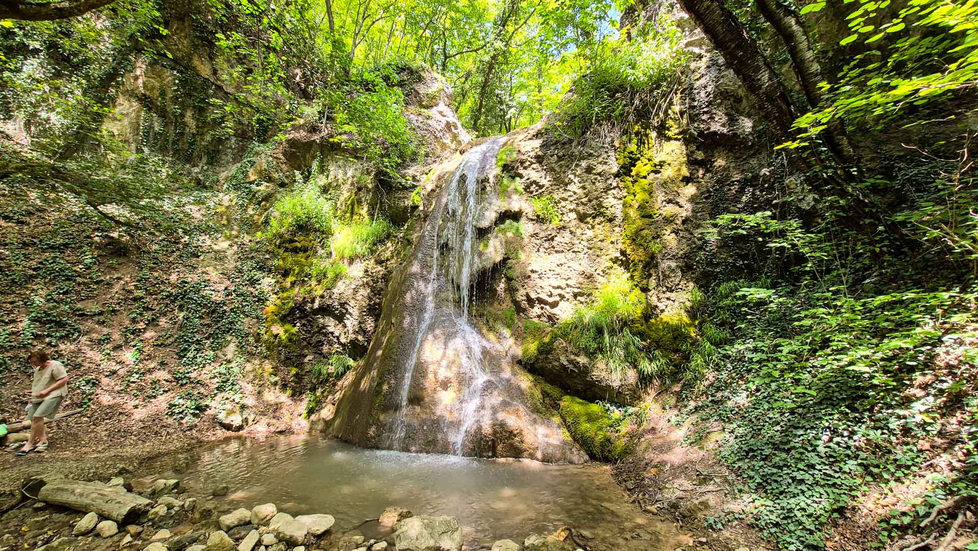 Ускутские водопады и пешая прогулка вдоль реки - JeepTrip